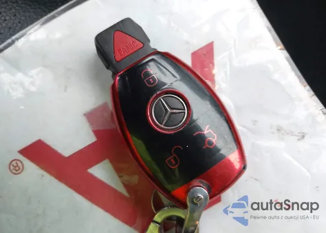 2016 Mercedes-Benz C 300 4Matic из США, поврежденный, VIN 55SWF4KB3GU099485